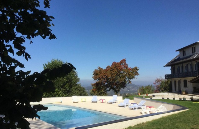 PRE CHARVILLE - MONT COLOMBIER