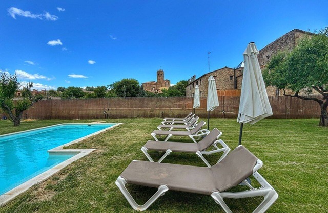 Preciosa casa de pedra familiar a la Costa Brava - Pirineu