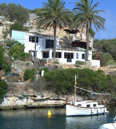Preciosa casa en primera línea del mar