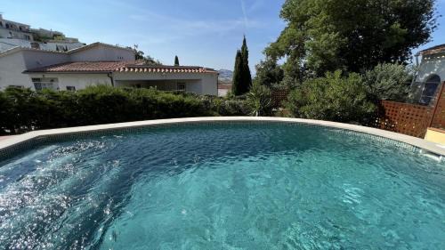 Preciosa casa en Mas Fumats con piscina y bonitas vistas AV-49