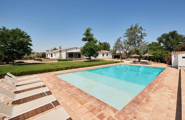 Preciosa Casa Rural con Gran Piscina en la Campiña de Jaén