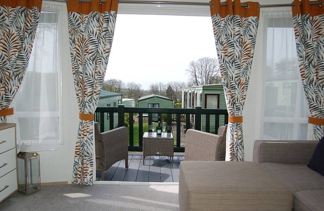 Premier Caravan A27 at The Woodland Park