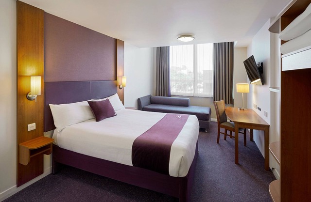 Premier Inn Manchester Bury