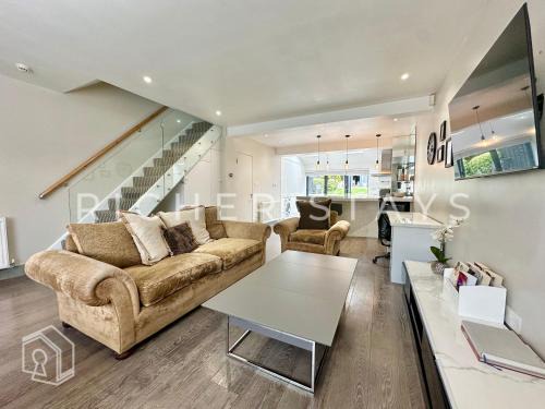 Premium 3BR House, French Doors and Private Garden