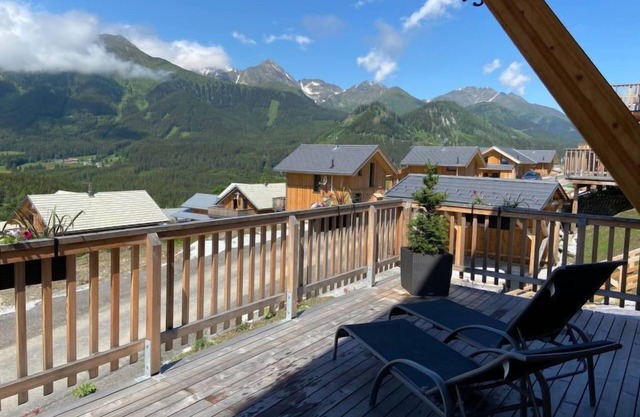 Premium #58 mit Sauna & Sprudelbad by Interhome