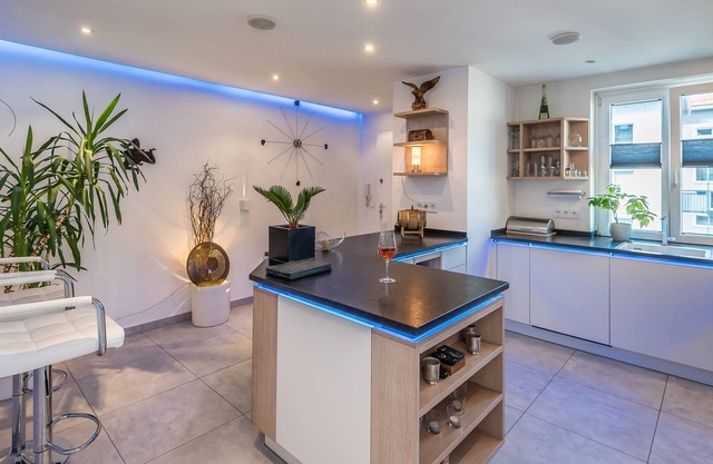 ** Premium apartment /+balcony in best location **