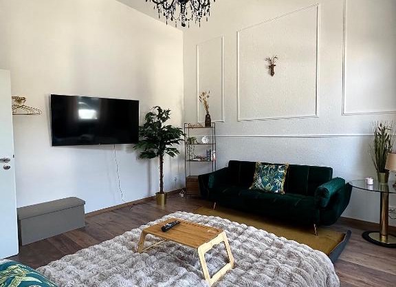 Premium-Apartment im Duisburger Süden, nähe Düsseldorf Flughafen & Messe, Komplett ausgestattetes Apartment mit modernen Altbau-Flair