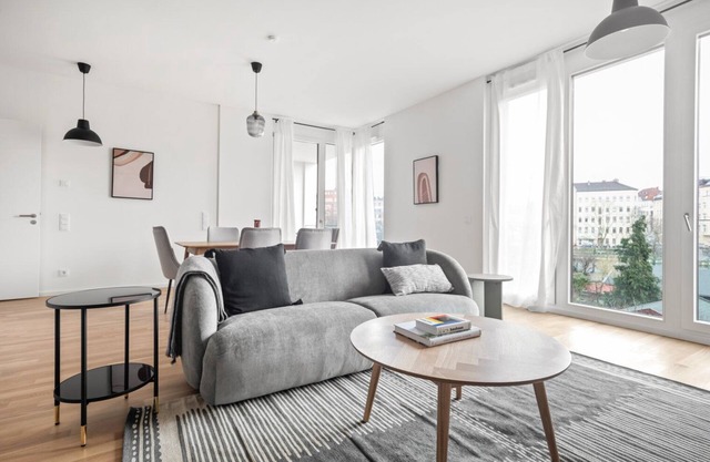 Premium Charlottenburg 3BR nr Tiergarten, by Blueground