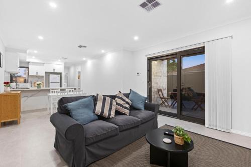 Premium Modern Homestay-Walk to Curtin University