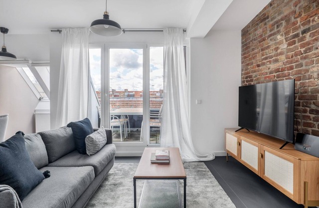 Premium Neukölln 2BR w/Elevator nr Spree, by Blueground