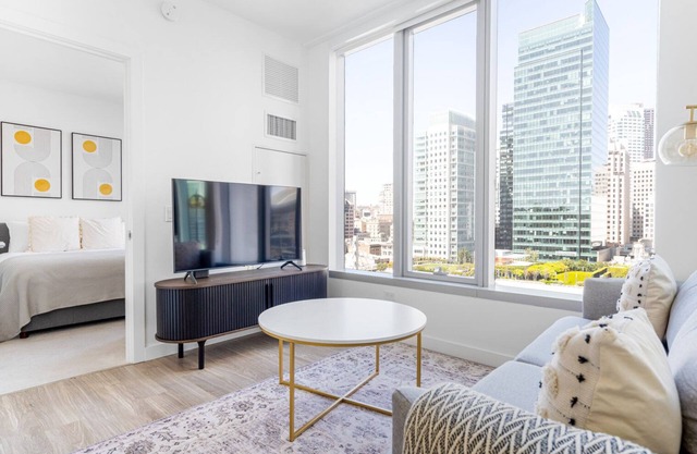 Premium Rincon Hill 1BR w/W/D, Gym & Pool, near Tech HQs, by Blueground