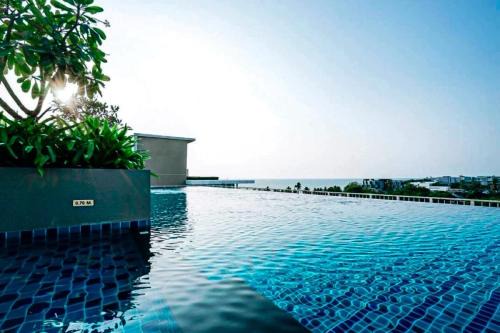 Premium Suite Corner Room & The Blu X Bangsaen