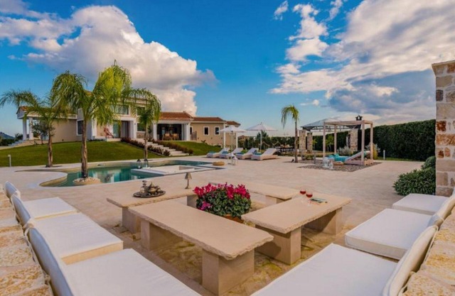 Premium Zakynthos Villa | 5 Bedrooms | Villa Nezuko | Spacious Furnished Sun.
