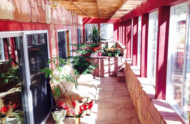 Prescott Paradise! Sunroom Suite in the Heart of the Granite Dells!