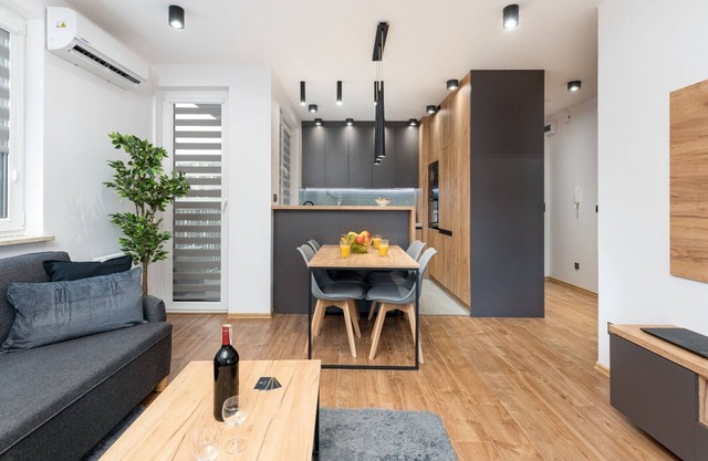 Prestige Apartment Romanowicza 1