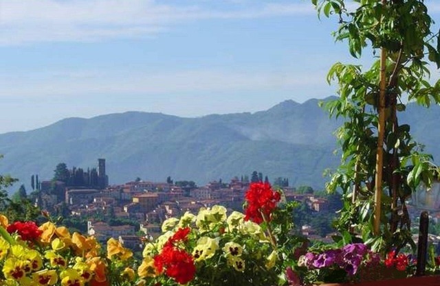 Prestigious Self Catering Holiday Villa For Rent in Barga, Lucca, Firenze,