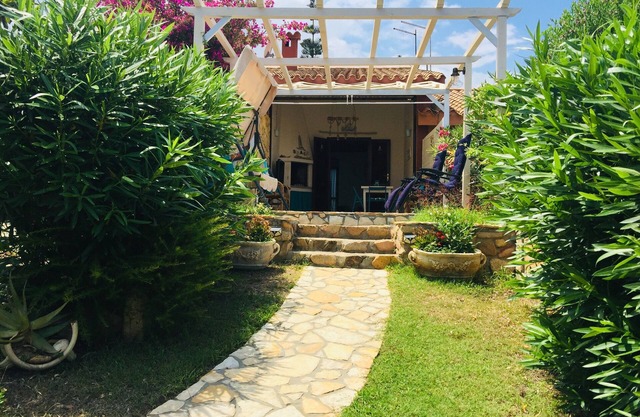 Pretty cottage with sea view within walking distance of the beach.