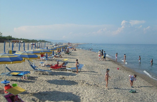 Pretty Mansard E with large terrace 250 meters from the sea, Free Beach