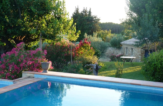 Pretty Provencal house with its private garden in a large silkworm