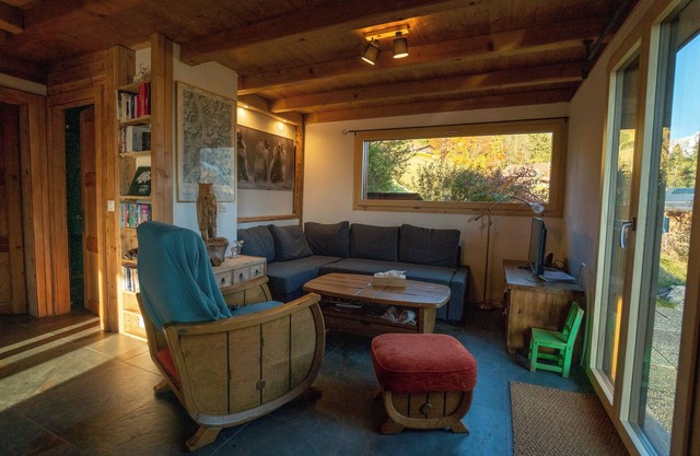 Pretty renovated chalet located below the Barboleuse, in Gryon in a quiet location surrounded by gre