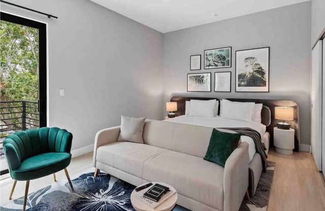 Pretty Rola 302 Cozy Condo with King Bed Great Location