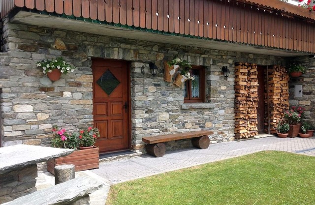 PRETTY TWO-ROOM APARTMENT IN ALPINE STYLE
