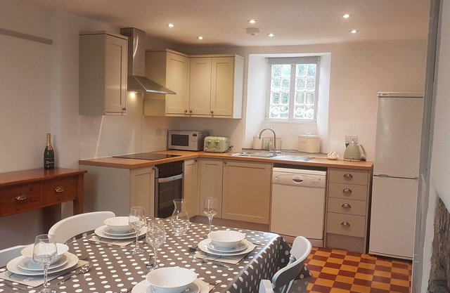 Pretty victorian cottage with loads of character, great for families