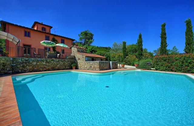 Private Villa with hot tub, A/C, WIFI, private pool, TV, panoramic view, parking, close to Florence