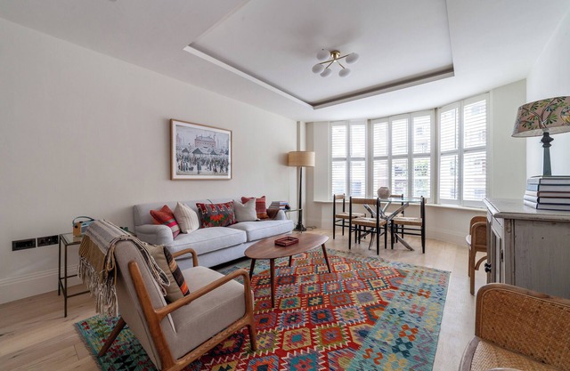 Primary Located Splendid 2BR Flat Near Hyde Park