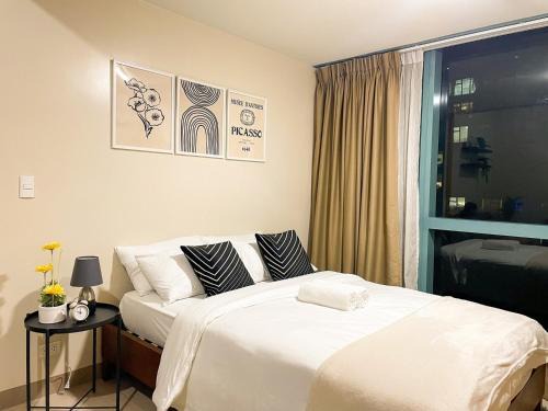 Prime Bgc Condo At Uptown Area #ournw28d