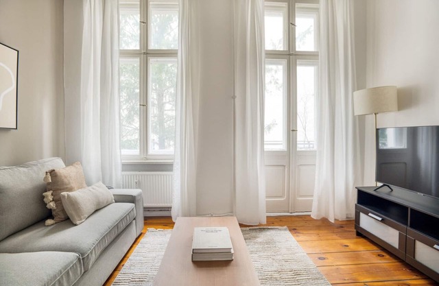 Prime Charlottenburg 1BR next to Spree, by Blueground