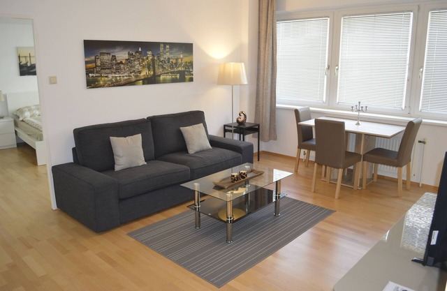 Prime City Center Location - Top Central - Easy walk to everywhere !