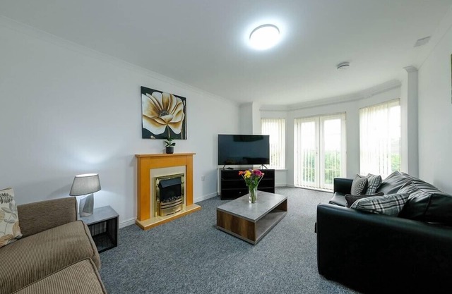 Prime Duloch 2nd Floot Apartment by Three Bridges Apartments
