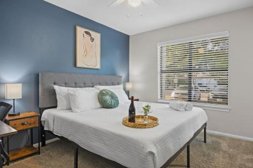 Prime Location, 2 mins to Airport, 5 mins to Dwntn