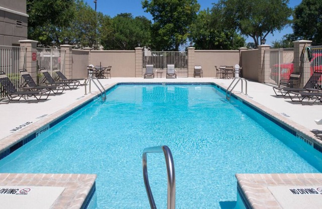 Prime Location! 4 Convenient Units, Free Breakfast, Pet-friendly, Pool