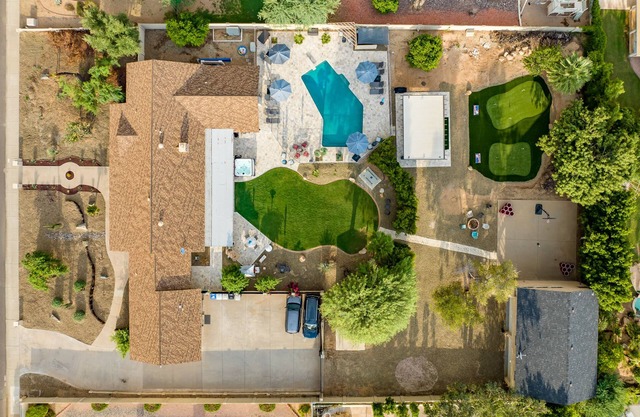 Prime Location! 5000Sq'-Acre Pool/Game Room/Hot Tub/Putting Green/170+ 5★ratings
