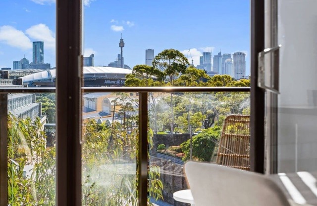 Prime Location 2-Bed Apartment with Parking