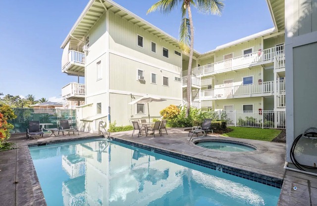 Prime Location, Budget Friendly Kahalu'u Bay Getaway