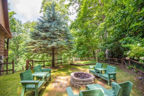 Prime Location- Secluded, Fire Pit, Covered Decks!