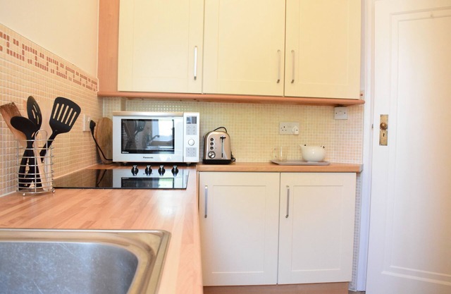 Prime Location: Stunning Lovely 1 Bed Flat Belsize