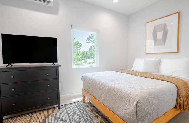 Prime Location, SXSW, Monthly Stays - Daisy Lou