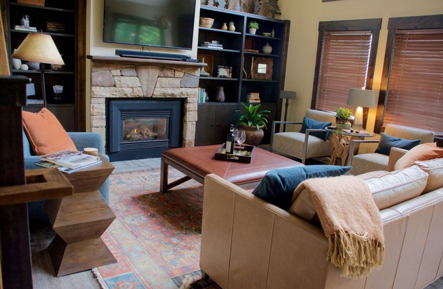 Prime Ski In/Ski Out Townhouse, Steps to the Village, Sleeps 8, License # 000976