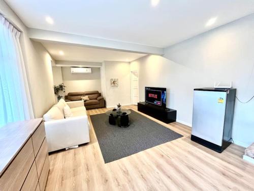 Prime Villa 3 beds near Central E2