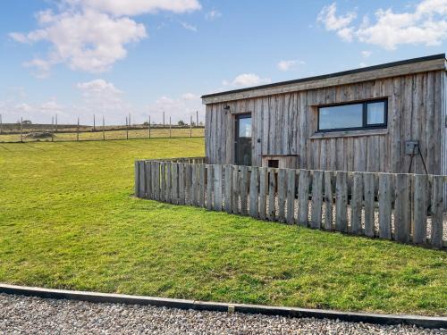 Primrose Bale Cabin - Uk49075