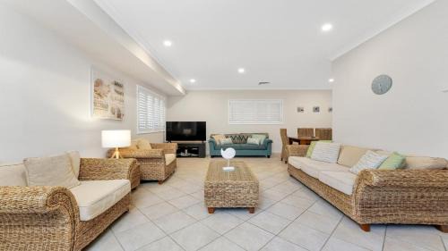 Primrose Sands Accom Holidays