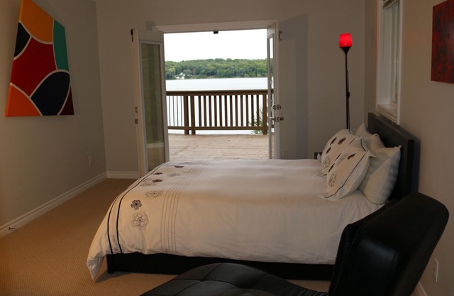 Prince Edward County - Picton: 5.5 Acres Private Waterfront Home
