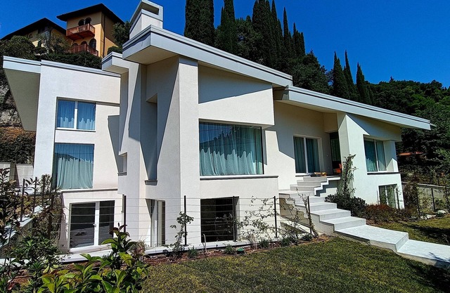 Prince Garda villa with pool, close to lake and center of Gardone Riviera