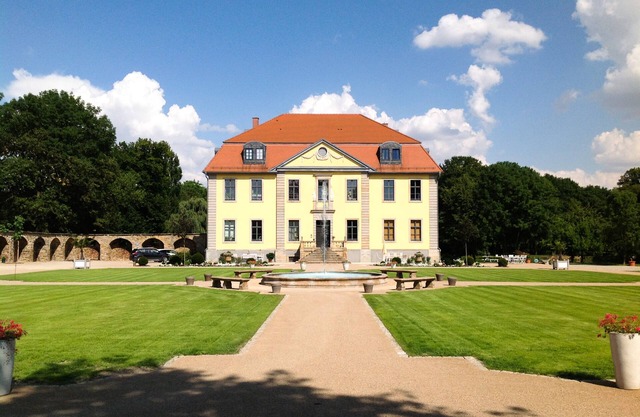 Princely living in the castle, FEWO I