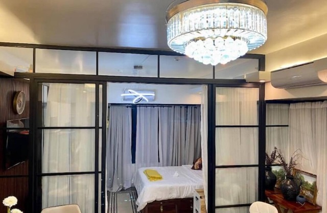 Princess Diana beautiful Makati home Fast 300 mbps