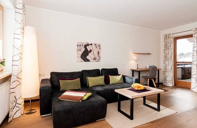Prinzenruhe, 2-room, south/west, 2 balconies, mountain view, 1st floor - Apartments